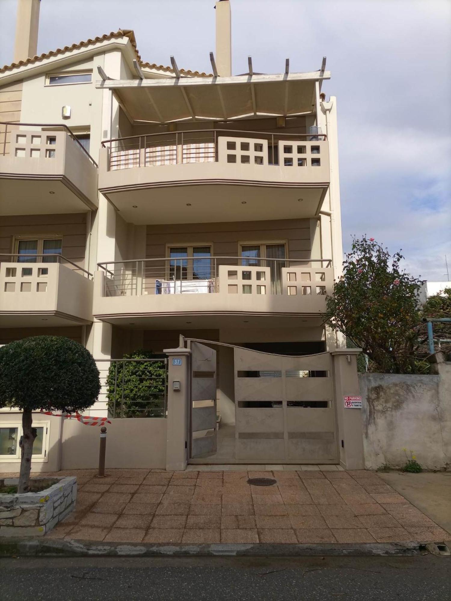 Kalamata Beach Maizonette Ground Floor And Semi-Basement With Yard Esterno foto